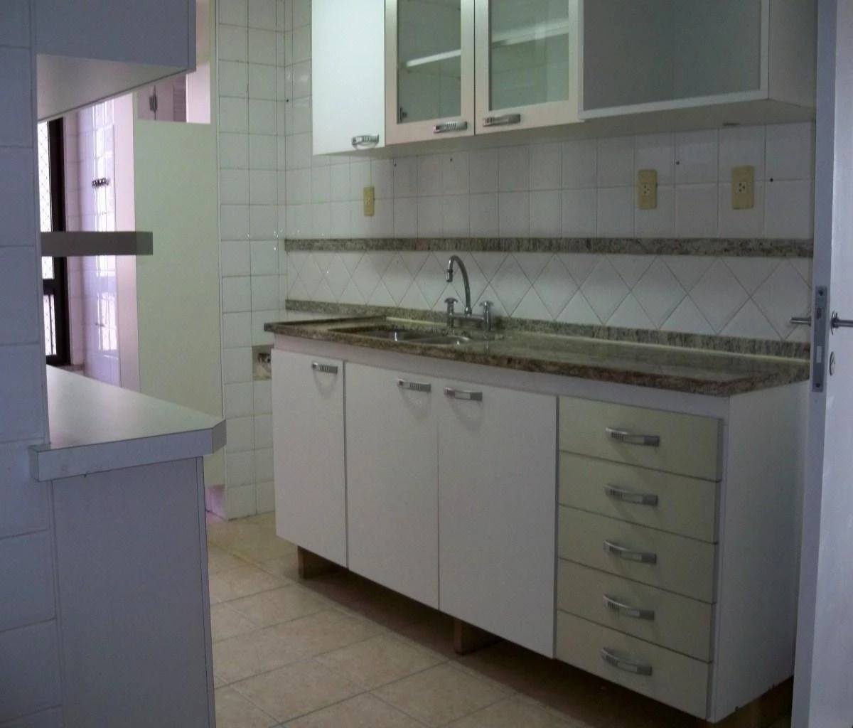 Apartamento sem mobília com 4 quartos e 3 banheiros — photo 23