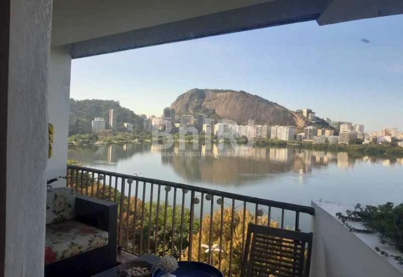 76 m² apartment with 2 bedrooms, en-suite and balcony