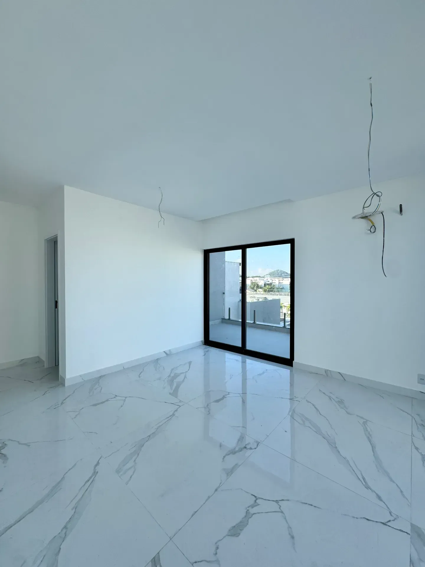 House with 5 bedrooms, 370 m² and 2 parking spots — photo 24