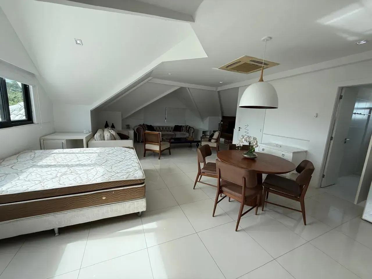 Furnished house with open-plan kitchen, 380 m² — photo 38