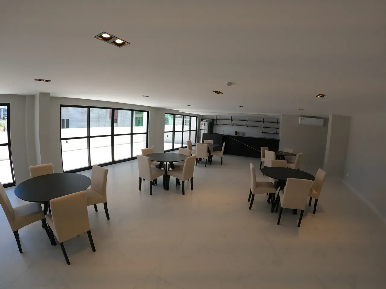 3-bedroom apartment with a home office in João Pessoa — photo 11
