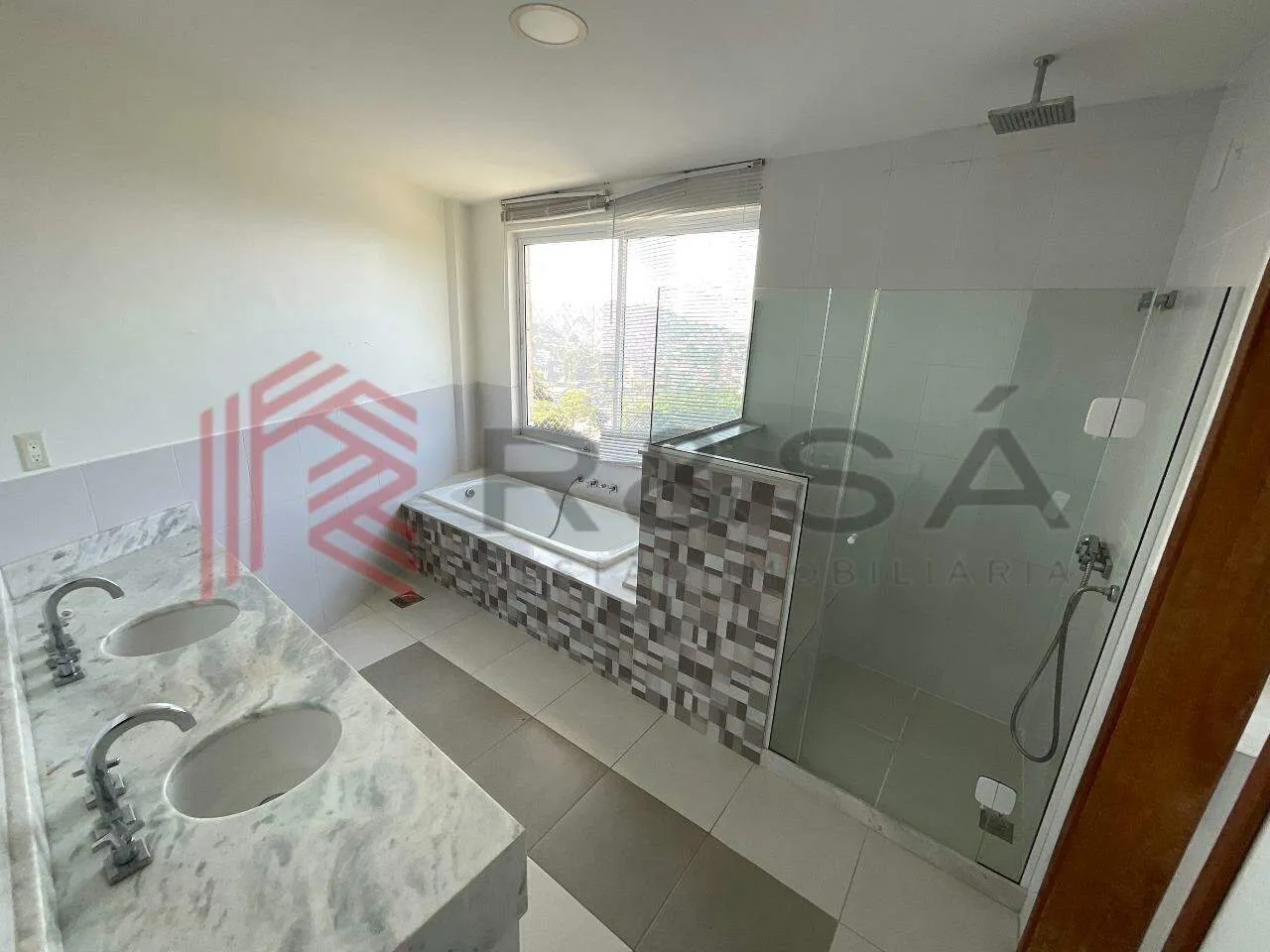 Rental house with 3 bedrooms and a separate kitchen — photo 30