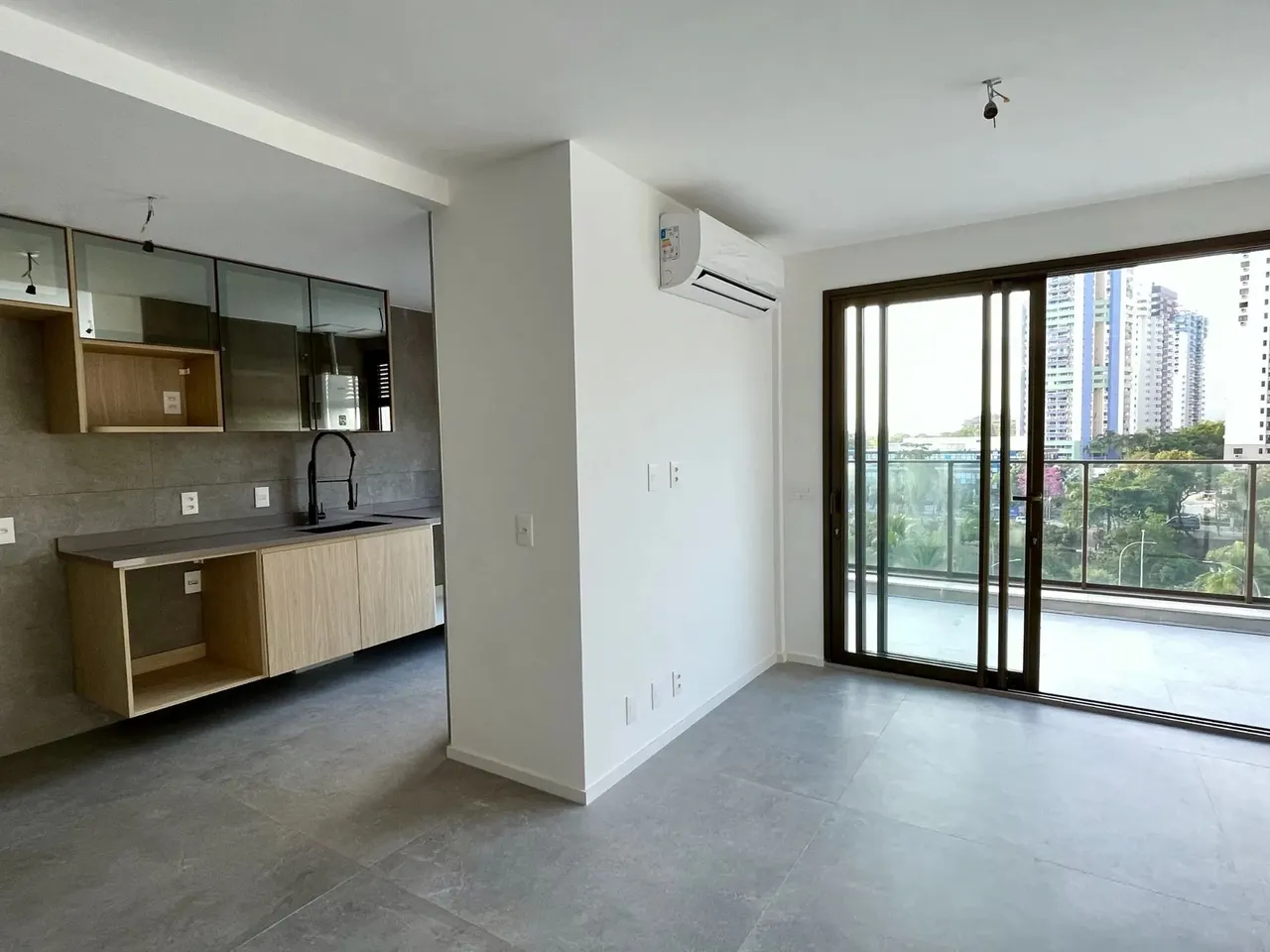 Apartment with 3 bedrooms, 3 bathrooms and balcony — photo 3