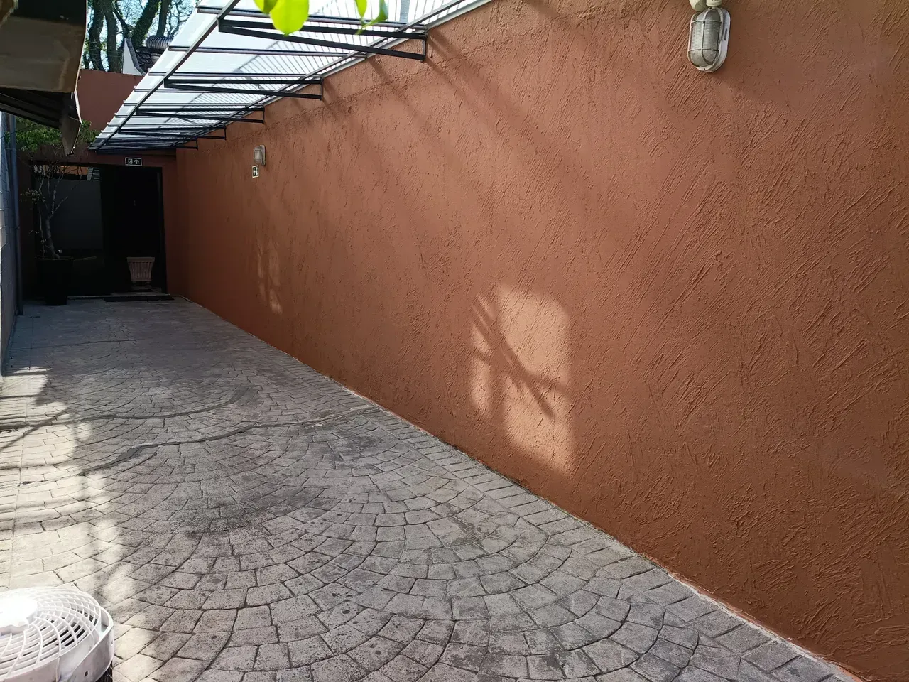Furnished 1-bedroom apartment with 1 parking spot — photo 11