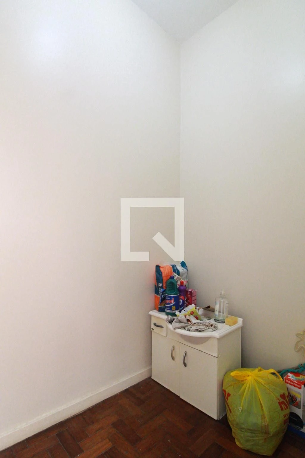 Departamento de 1 dormitorio con piso de madera o laminado — photo 24