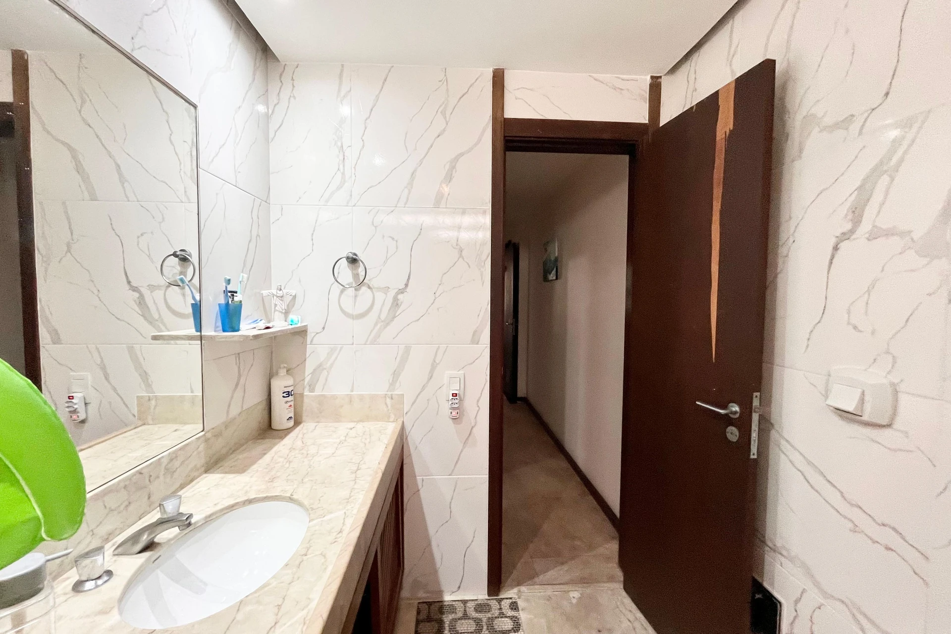 2-bedroom apartment with 1 bathroom and a balcony — photo 15