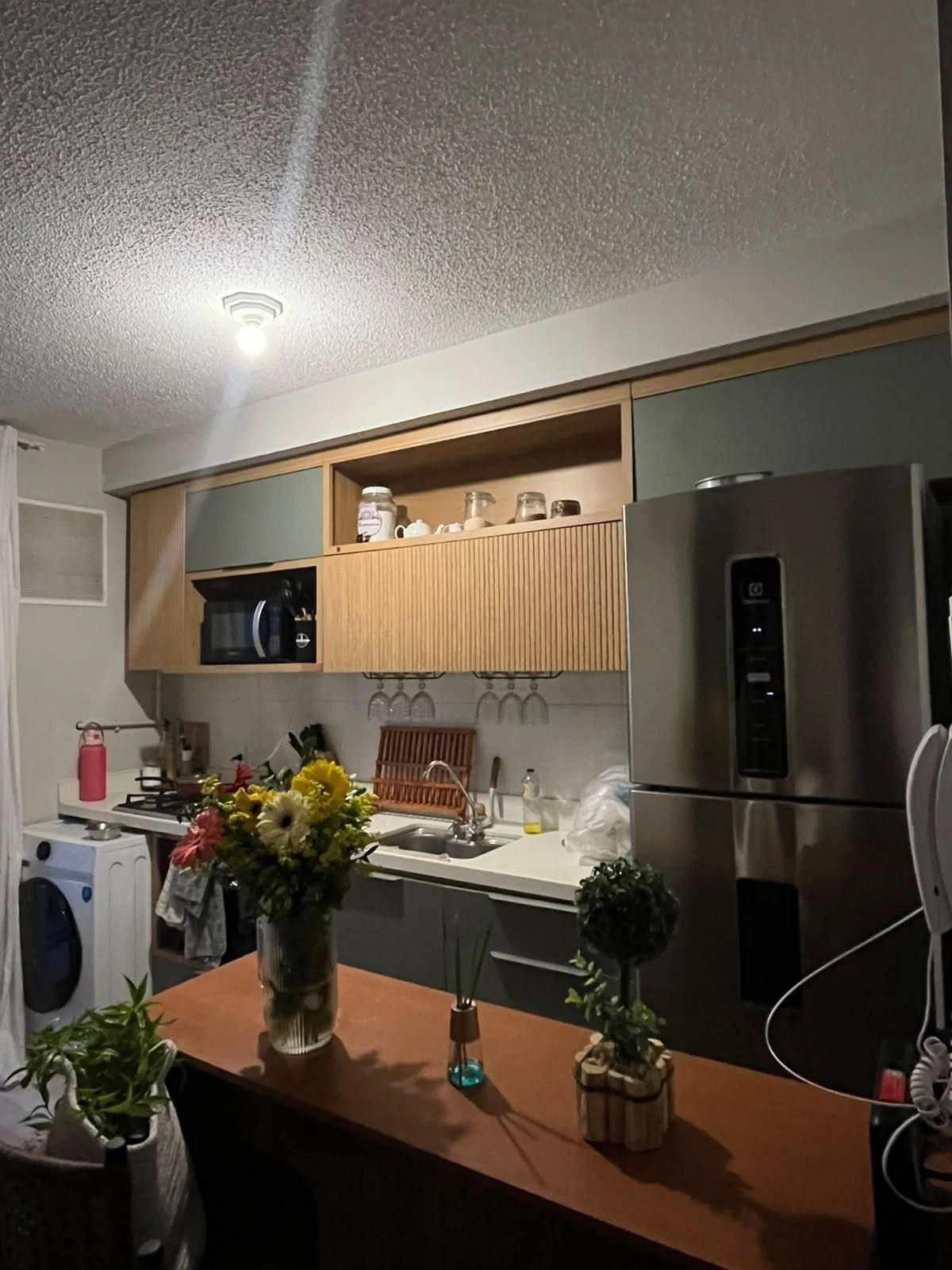 2-bedroom apartment in a building with a gym — photo 8