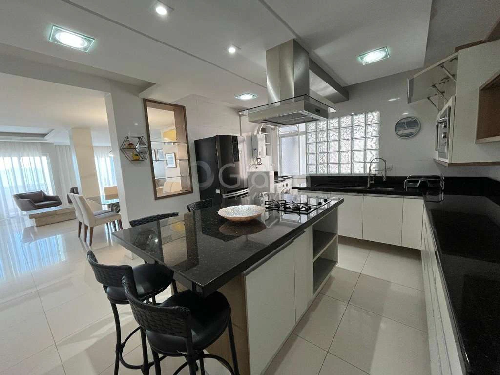 Furnished 2-bedroom apartment with 181 m² — photo 2