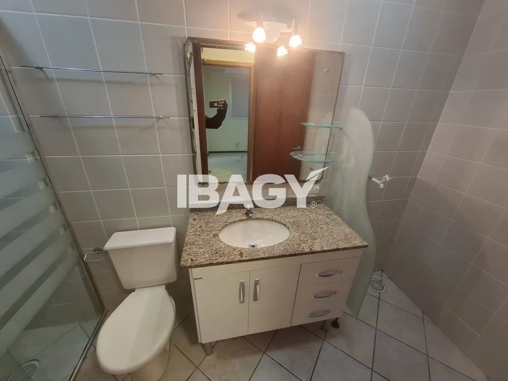 Apartamento de 2 dormitórios com piscina ao ar livre — photo 24