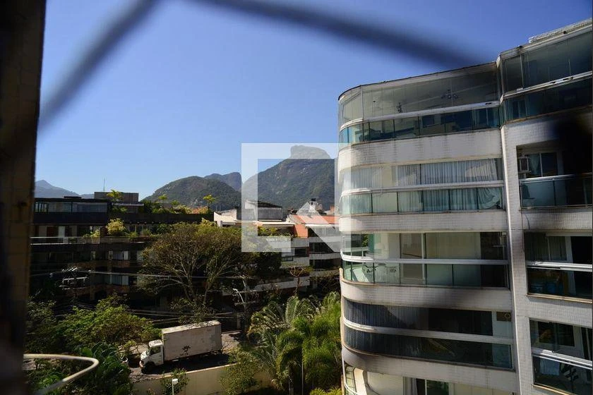 Apartamento para aluguel com 3 quartos e varanda de vidro — photo 15