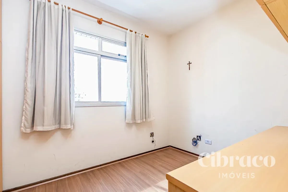 2-bedroom apartment with a home office in Curitiba — photo 3