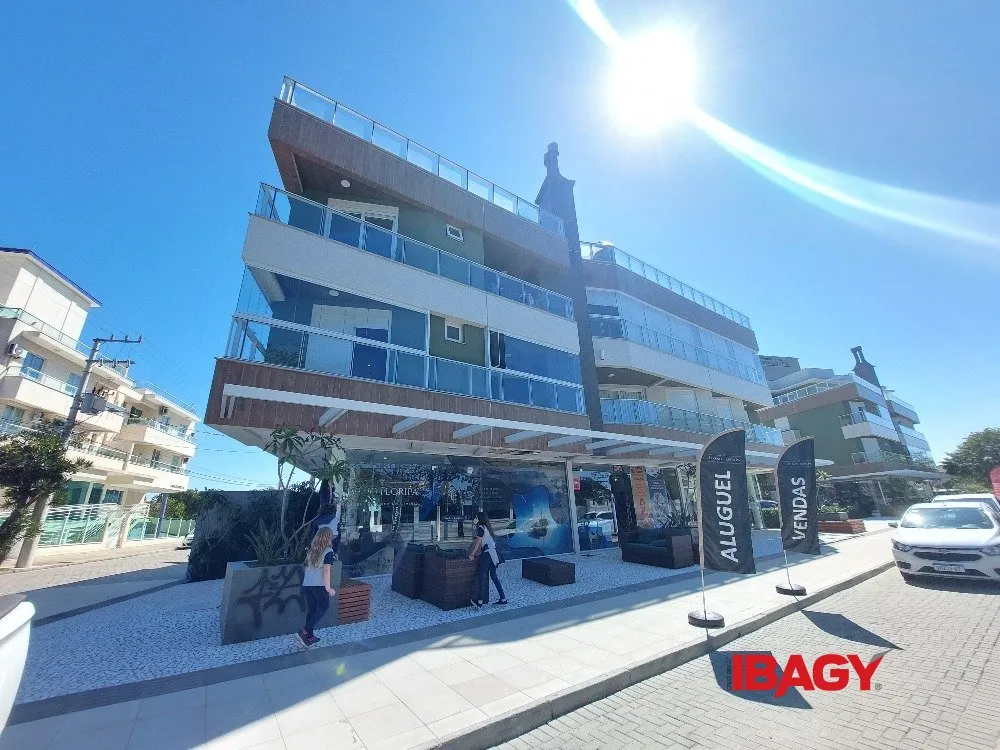 Apartamento amueblado de 2 dormitorios y 2 baños — photo 32