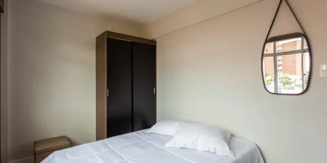 One-bedroom apartment with a washing machine — photo 9