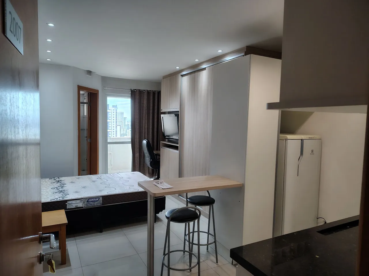 Apartamento mobiliado de 1 quarto com cozinha aberta — photo 2