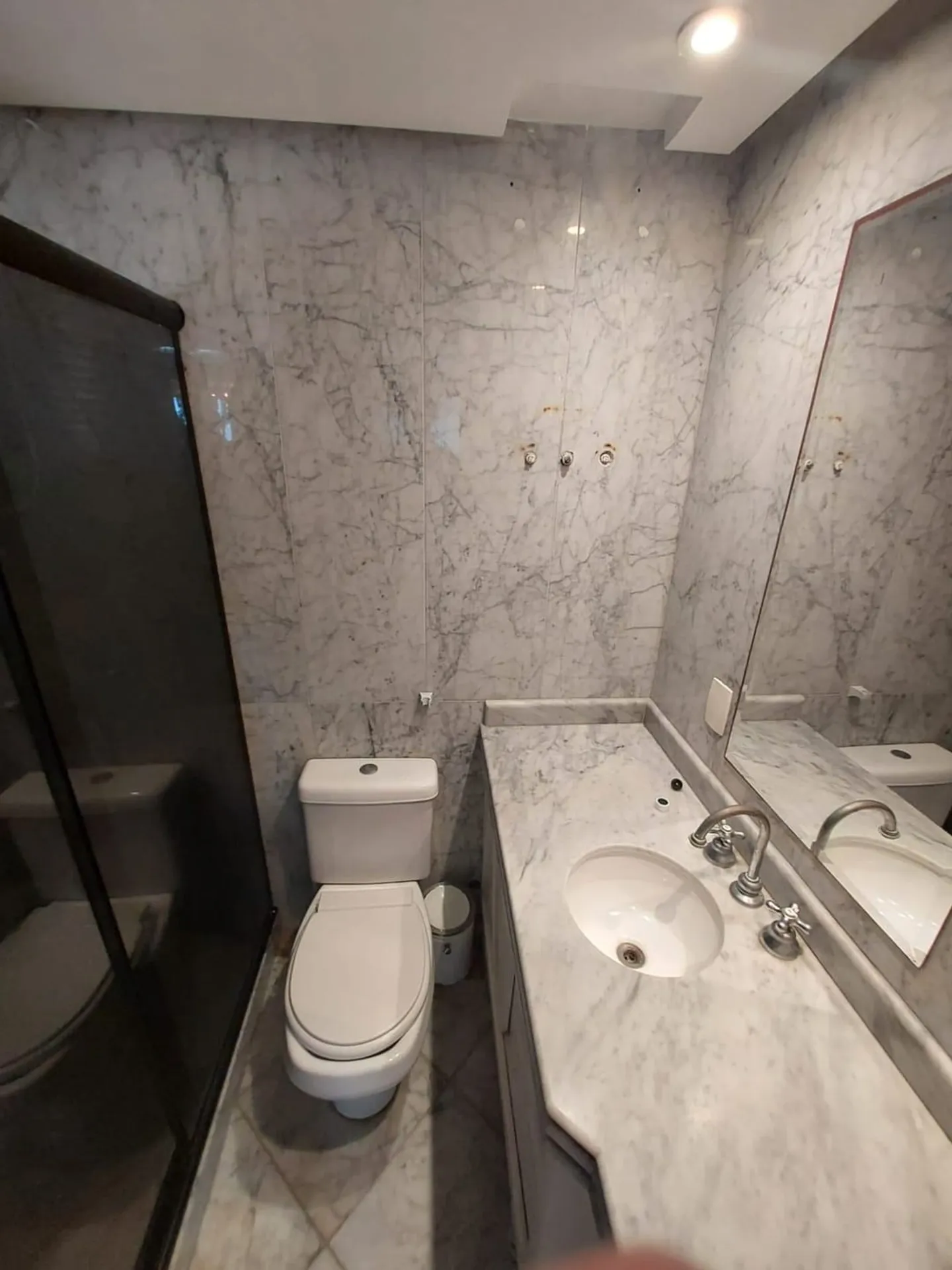 Furnished apartment with 2 bedrooms and glass balcony — photo 26