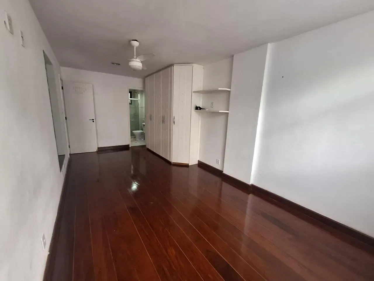 Apartamento sem mobília com 3 quartos e varanda — photo 4