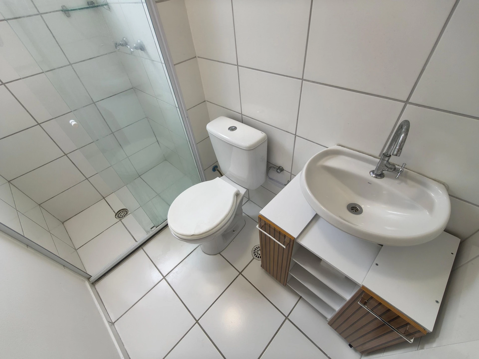 Невимебльована квартира з 2 спальнями і балконом — photo 9