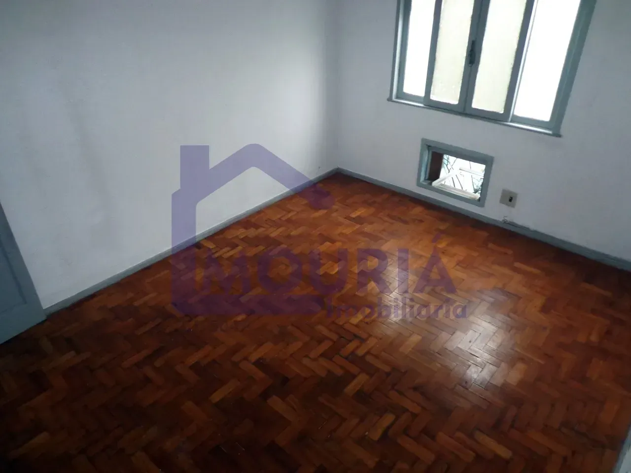 Unfurnished house with 2 bedrooms and 1 bathroom
