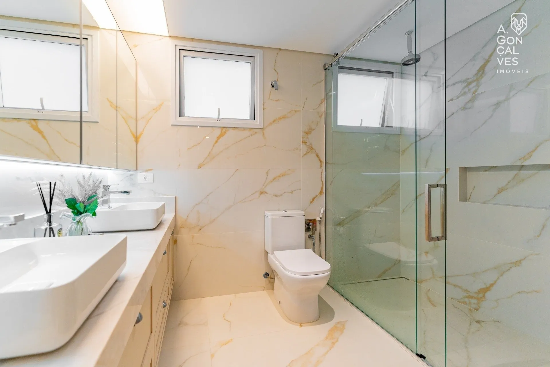 Casa em condomínio mobiliada com 4 suítes e 5 vagas — photo 32
