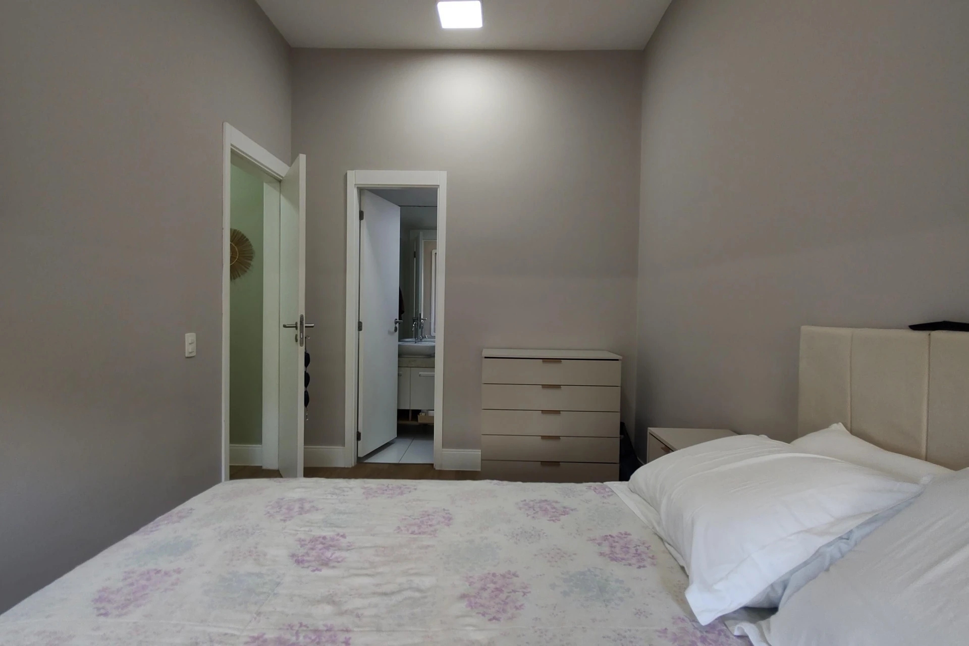 2-bedroom apartment in a building with a sauna — photo 20
