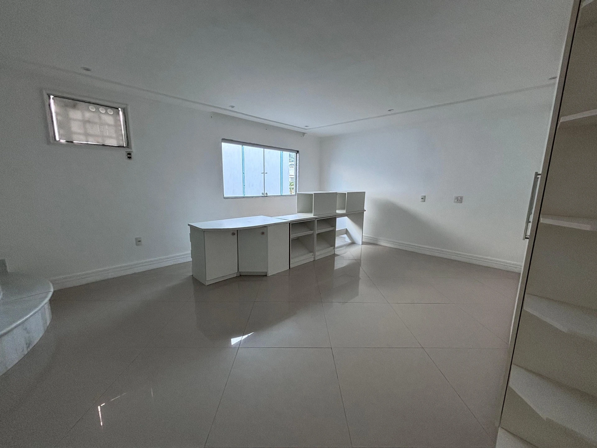 Condo house with 6 bedrooms and a balcony grill — photo 69