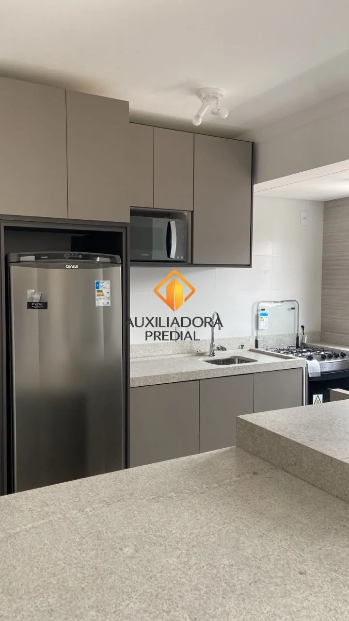 Apartamento mobiliado com 2 quartos e sacada