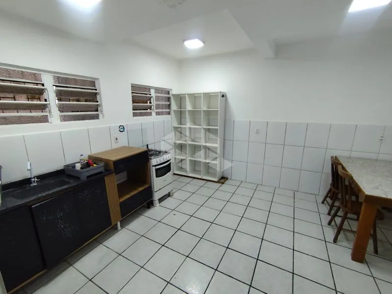 Unfurnished 35 m² studio with a gas stove
