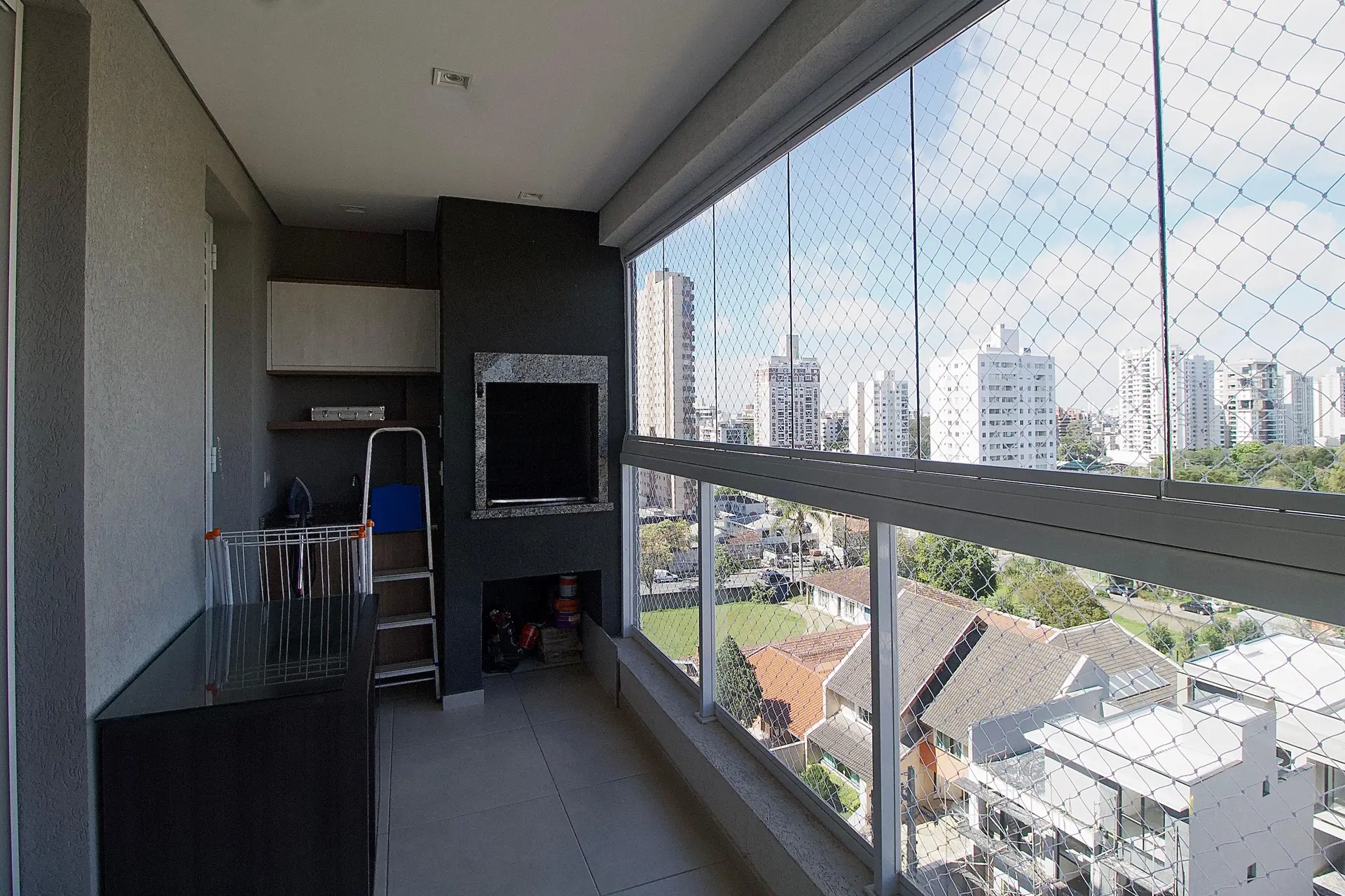 Квартира 80 м² з панорамними вікнами та заскленим балконом — photo 31