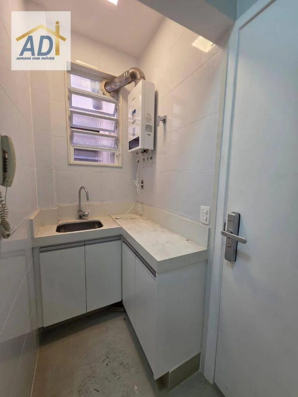 Apartamento compacto com 1 dormitório e cantinho de cozinha — photo 8