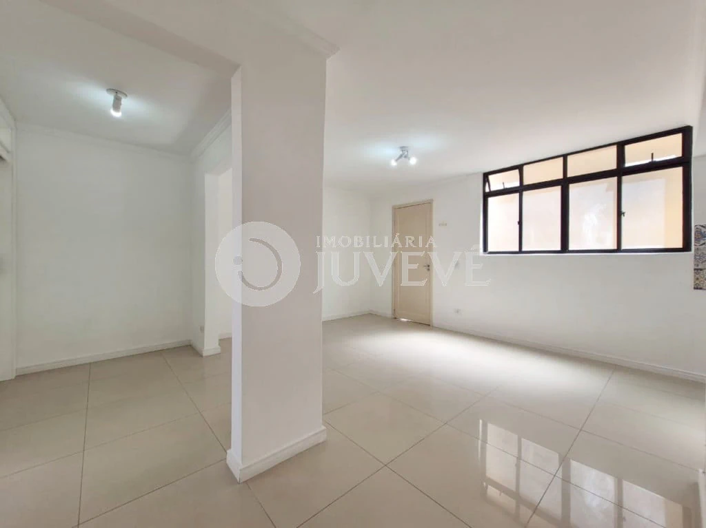 3-bedroom apartment in a building with a pool — photo 6