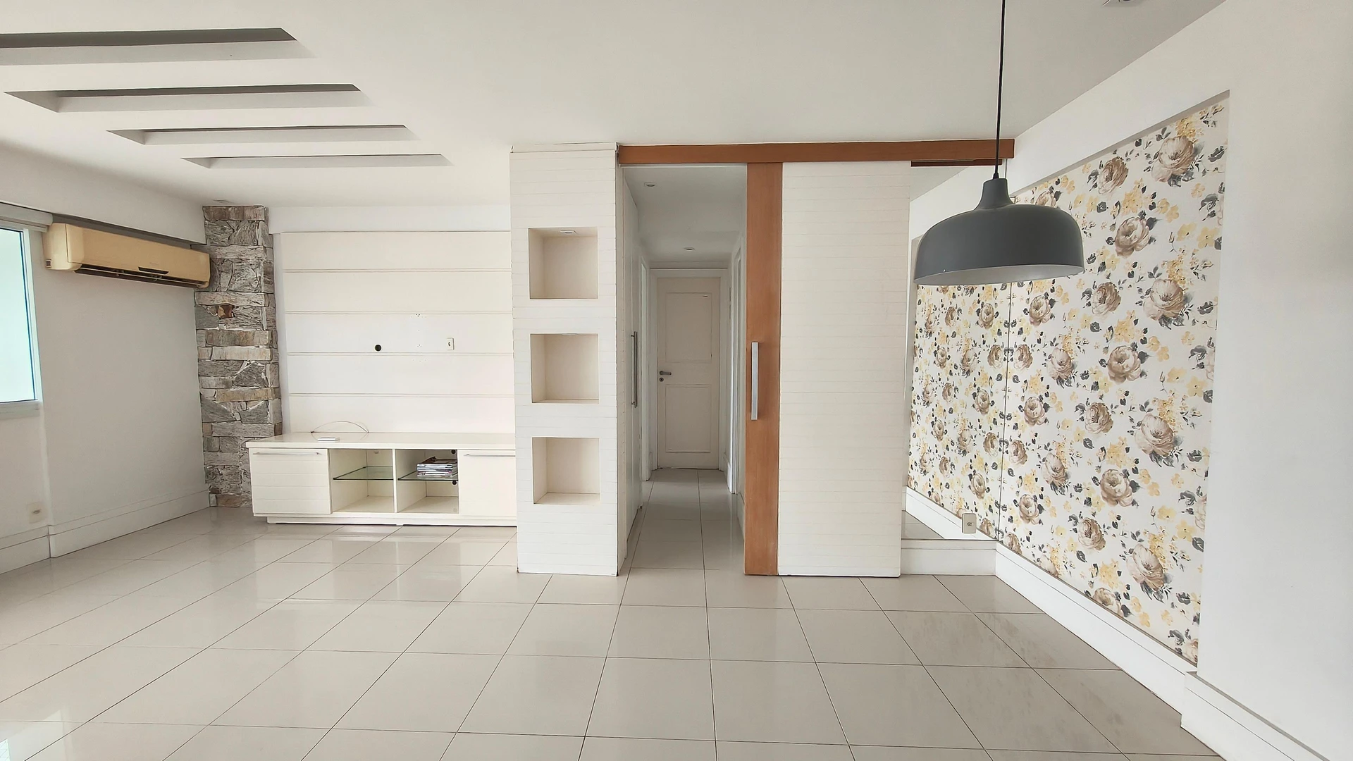 Apartment, 98 m², with a glass-enclosed balcony — photo 16