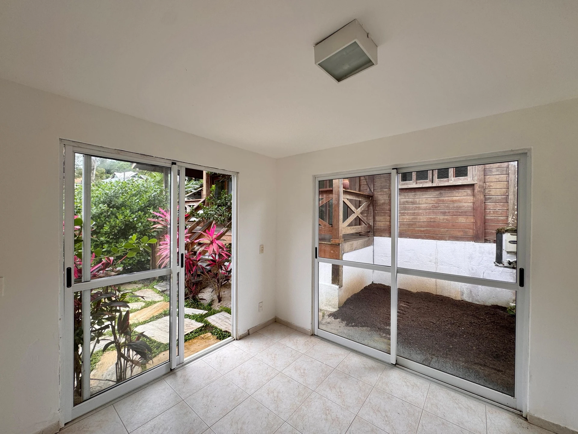 2-bedroom house with a garden in Rio de Janeiro — photo 52