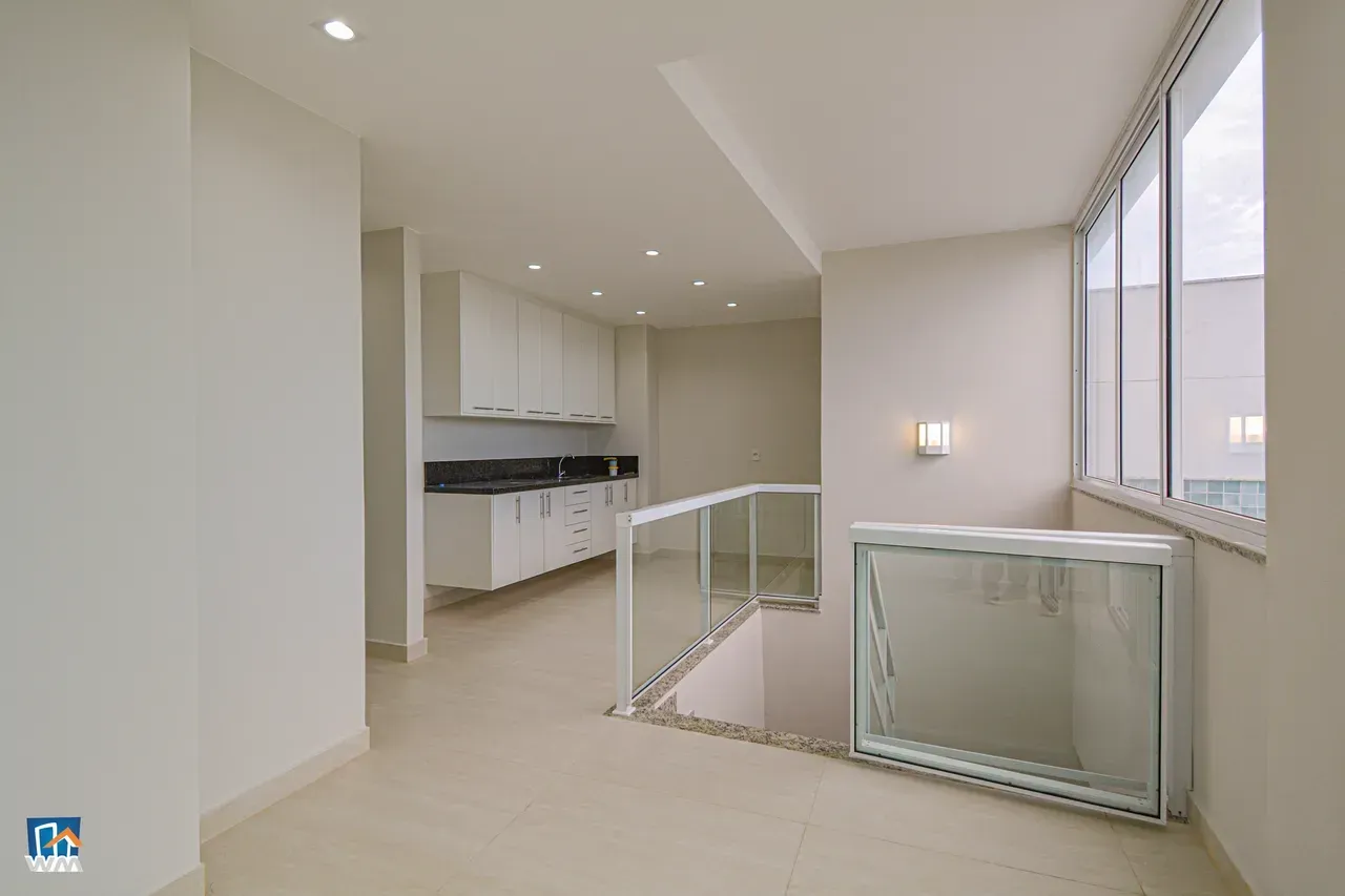Duplex penthouse with 4 bedrooms and balcony — photo 8