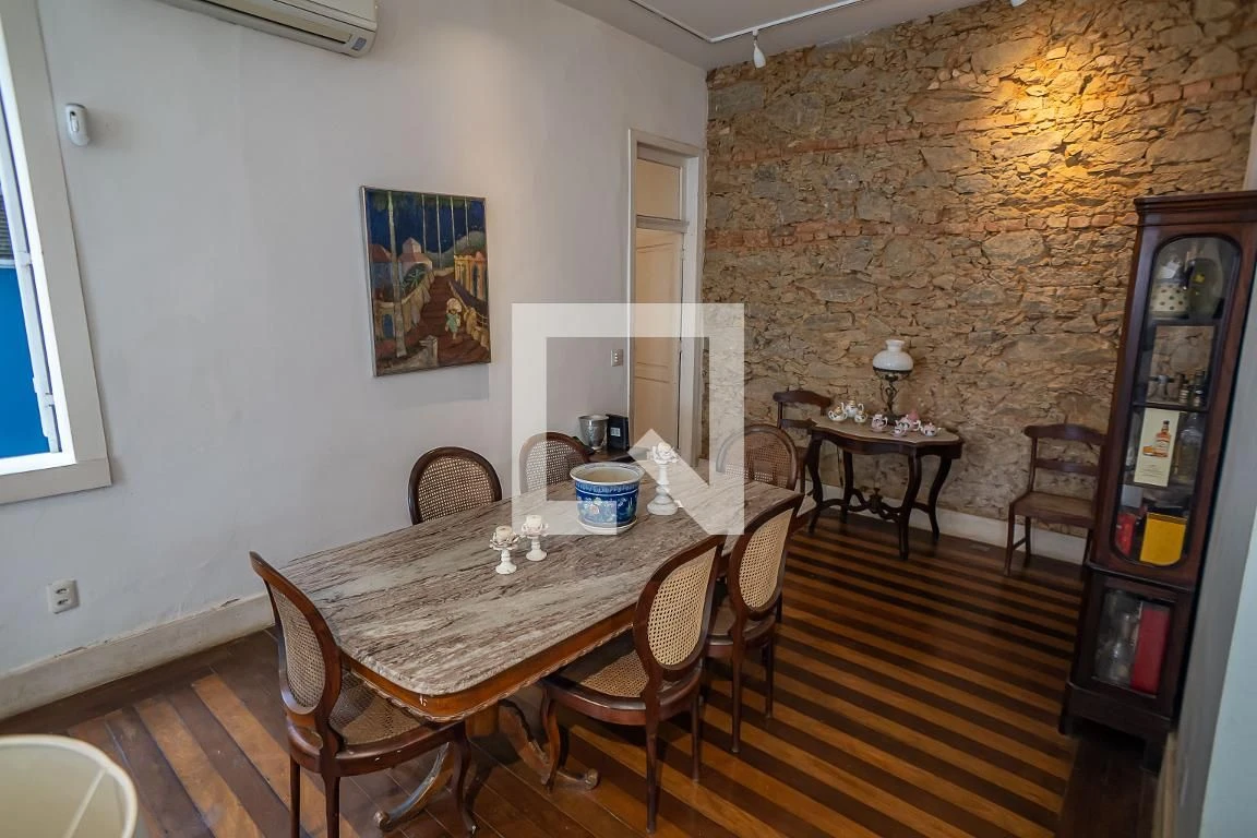 Furnished house, 300 m², with floor-to-ceiling windows — photo 87