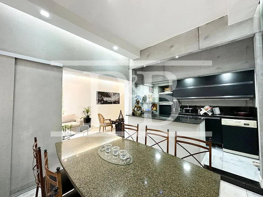 2-bedroom apartment with open-plan kitchen — photo 2