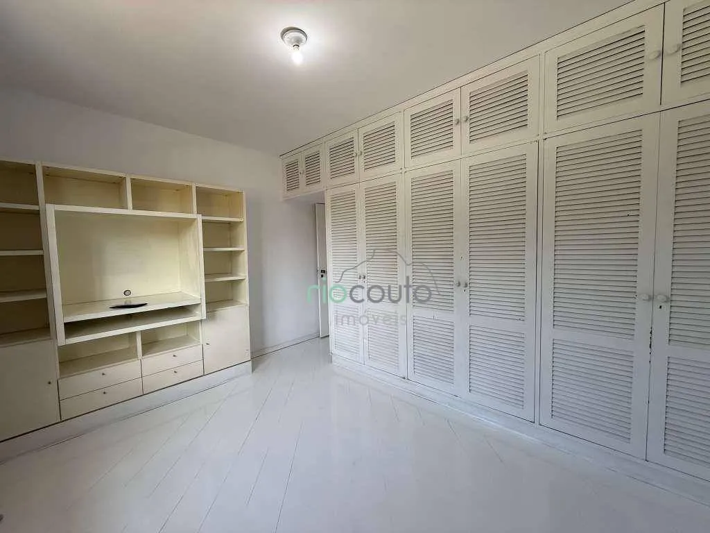 Casa com 5 quartos, 990 m² e 2 vagas, perto das janelas — photo 19