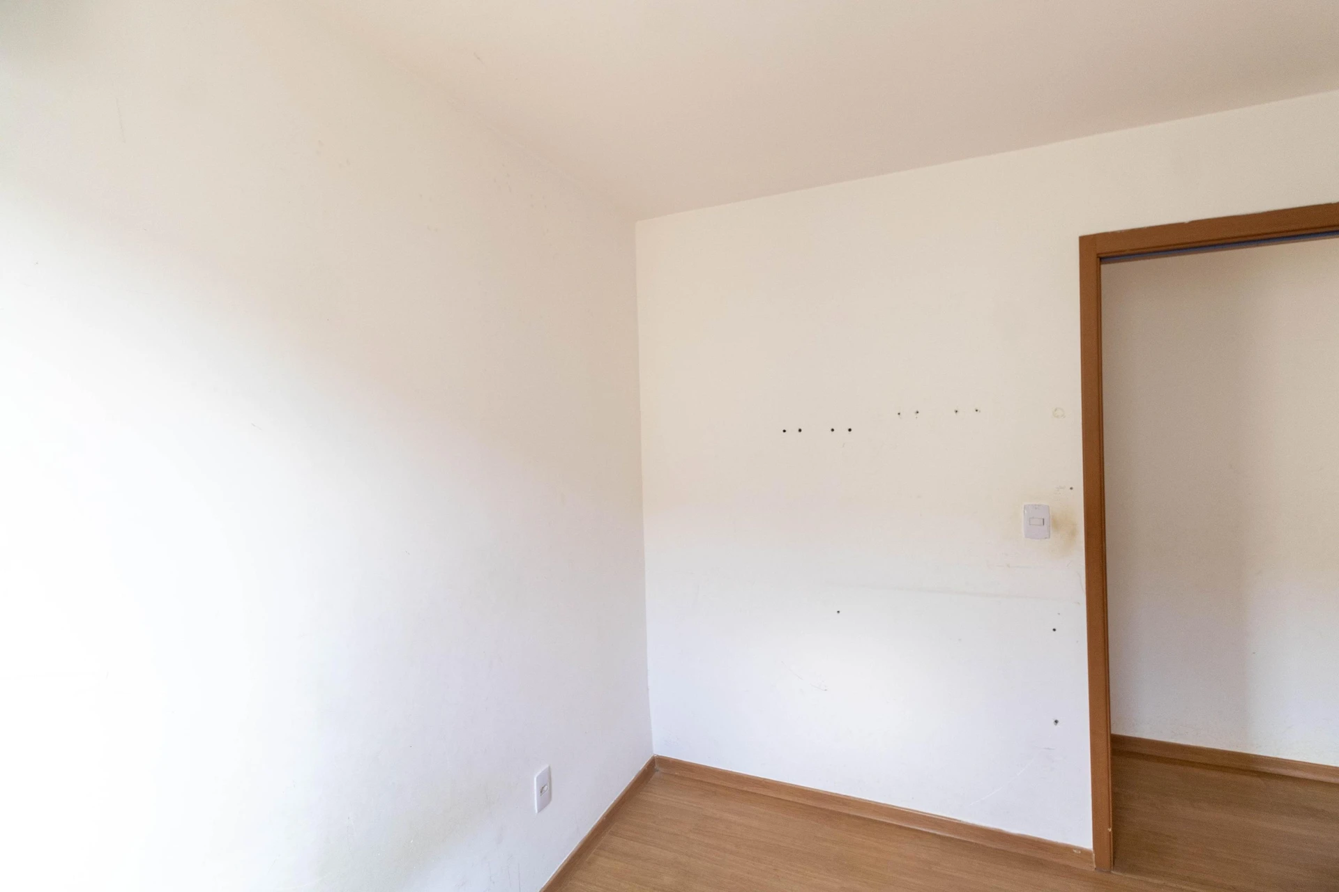 Балкон з грилем та 2 спальні: квартира 45 м² — photo 25