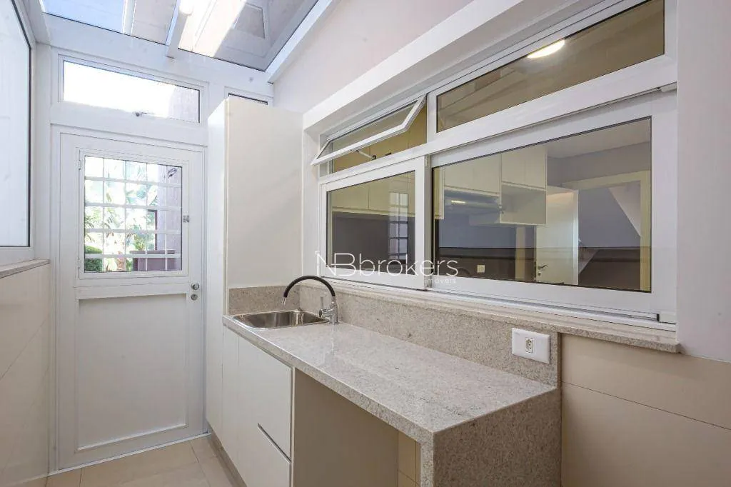 Condo house with 4 bedrooms and 5 bathrooms — photo 29