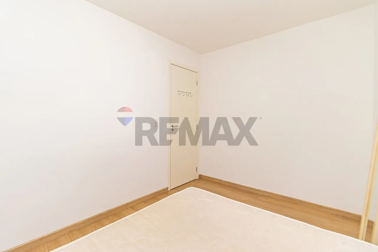 Furnished apartment, 63 m², with wood or laminate floors — photo 9