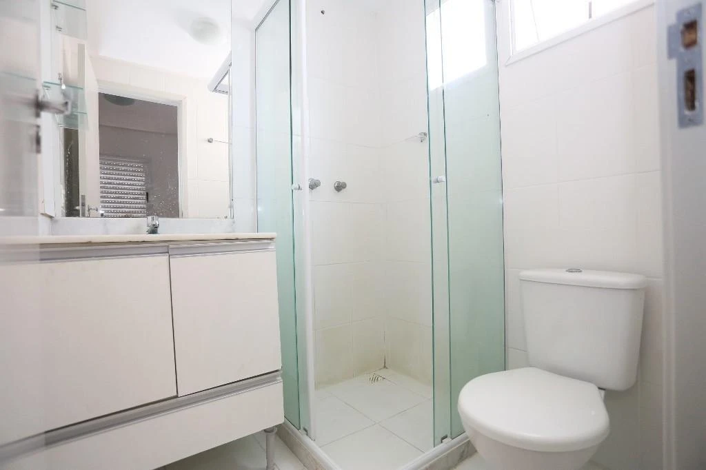 Wood or laminate floors in a 3-bedroom apartment, 62 m² — photo 5