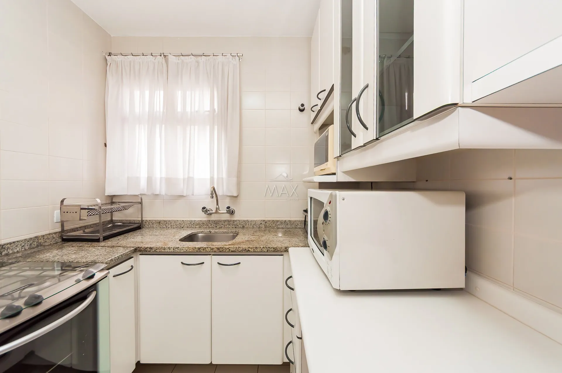 Furnished apartment, 89 m², with a glass-enclosed balcony — photo 7
