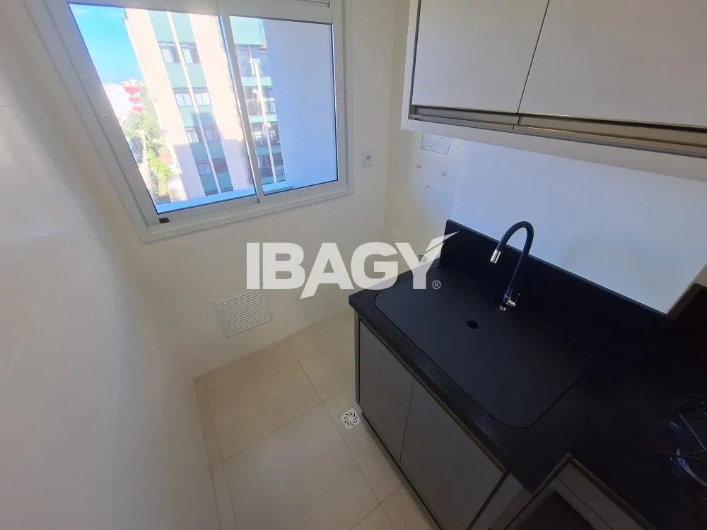2-bedroom apartment with open-plan kitchen and parking — photo 20