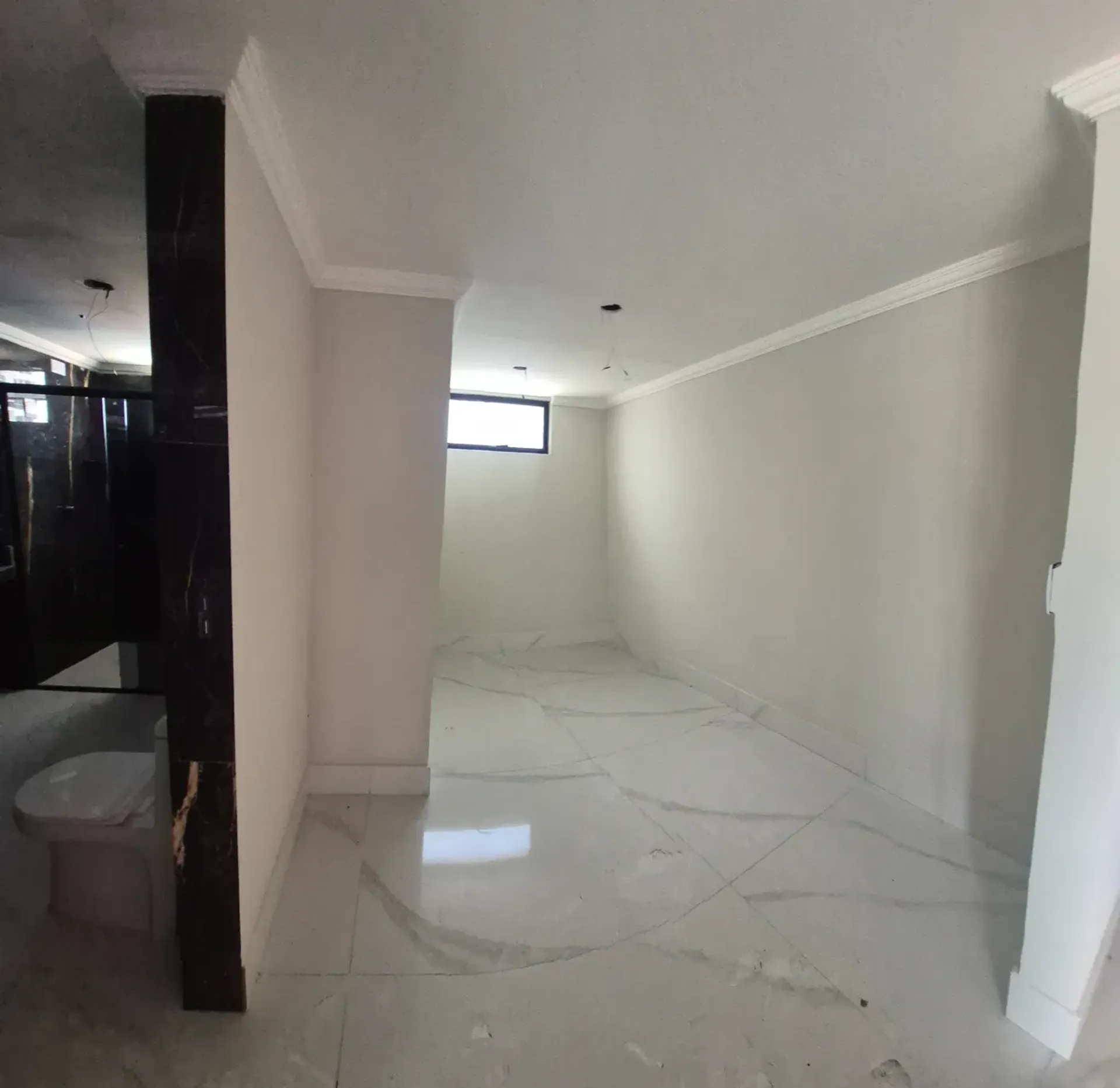 Apartment on the 11th floor with a glass-enclosed balcony — photo 25