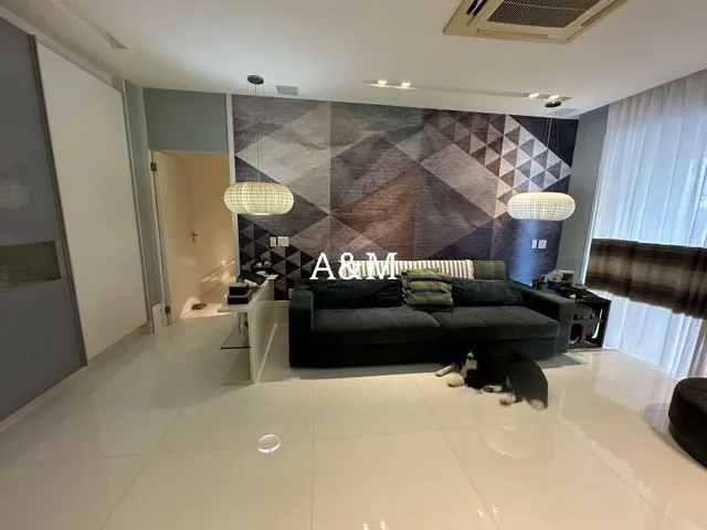 Rental apartment with 4 bedrooms and 5 bathrooms — photo 16