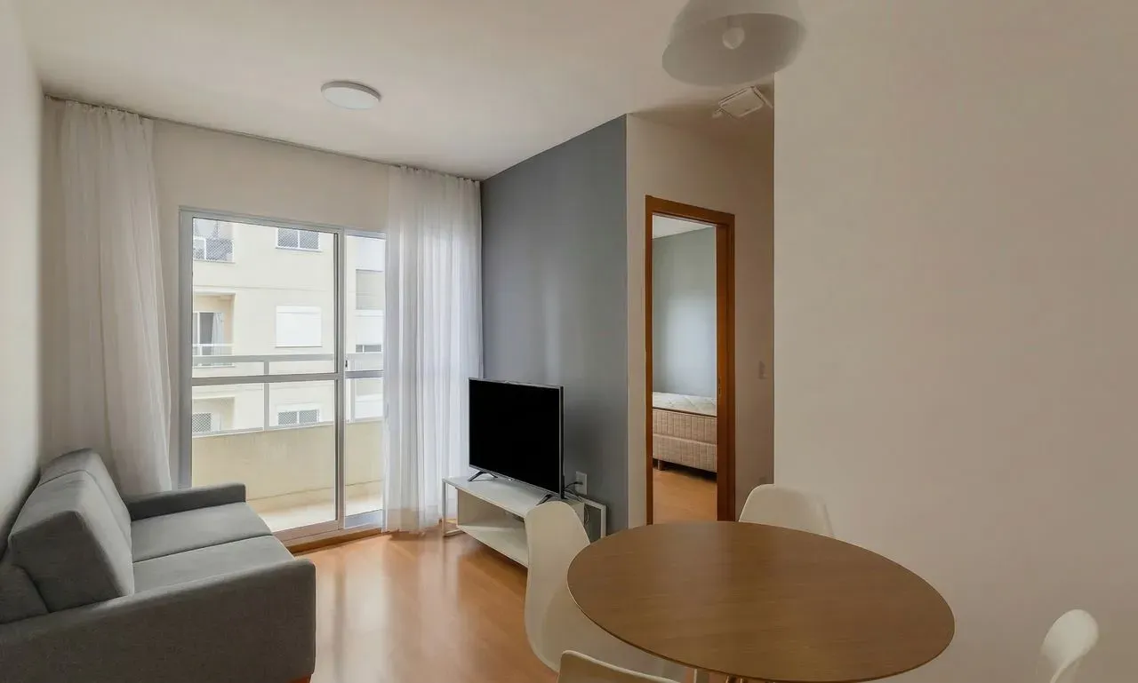 Furnished 2-bedroom apartment with balcony and 63 m² — photo 4
