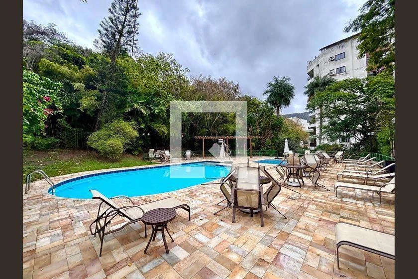 Renovated 2-bedroom apartment with city view, 85 m² — photo 43