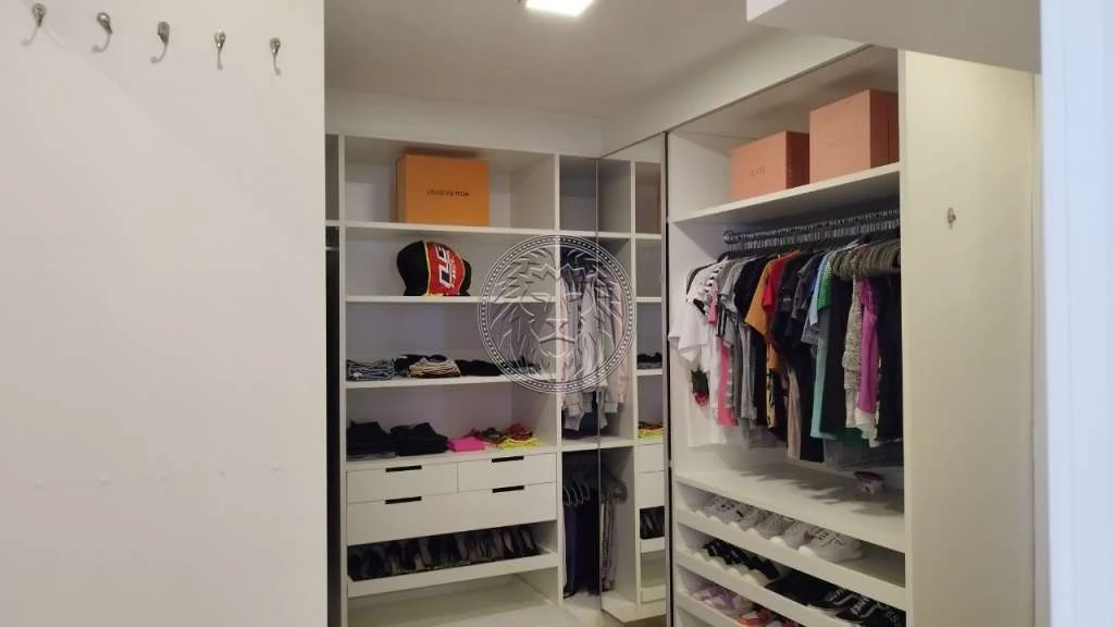 Дом на 4 спальни-сьют, 7 санузлов и 4 места, 1228 м² — photo 5
