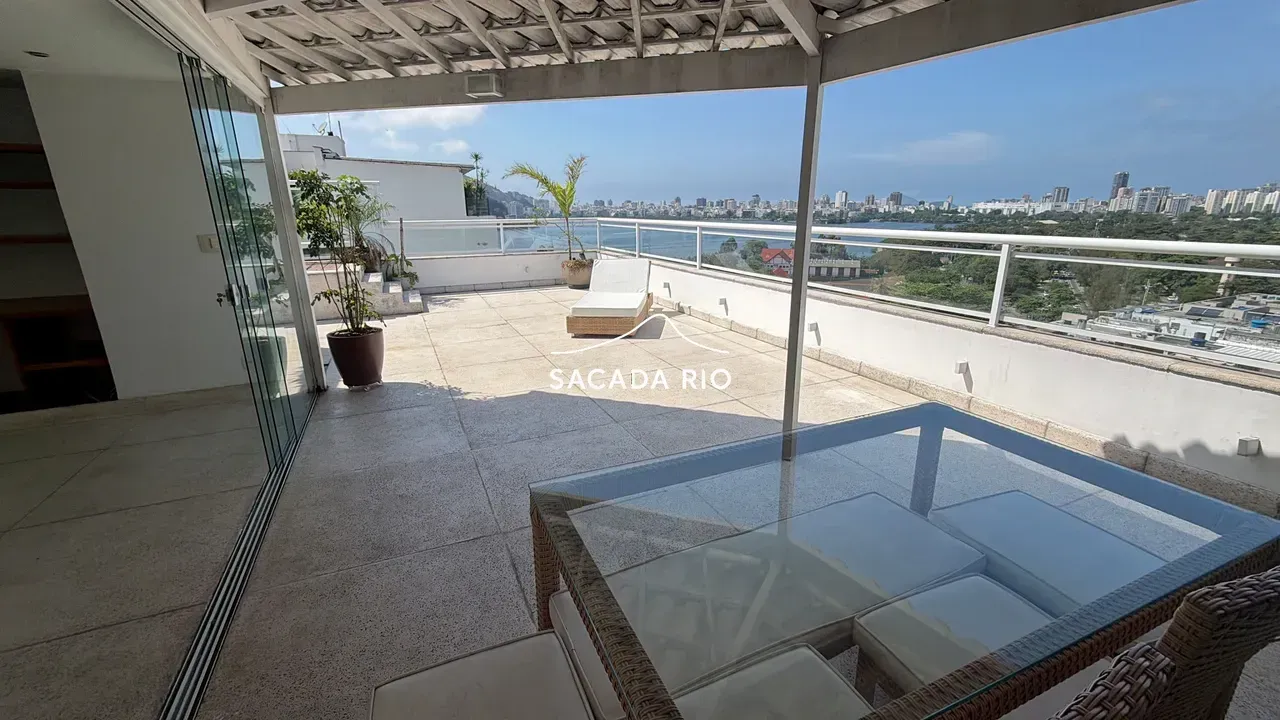 Floor-to-ceiling windows in a 3-bedroom apartment, 200 m² — photo 3