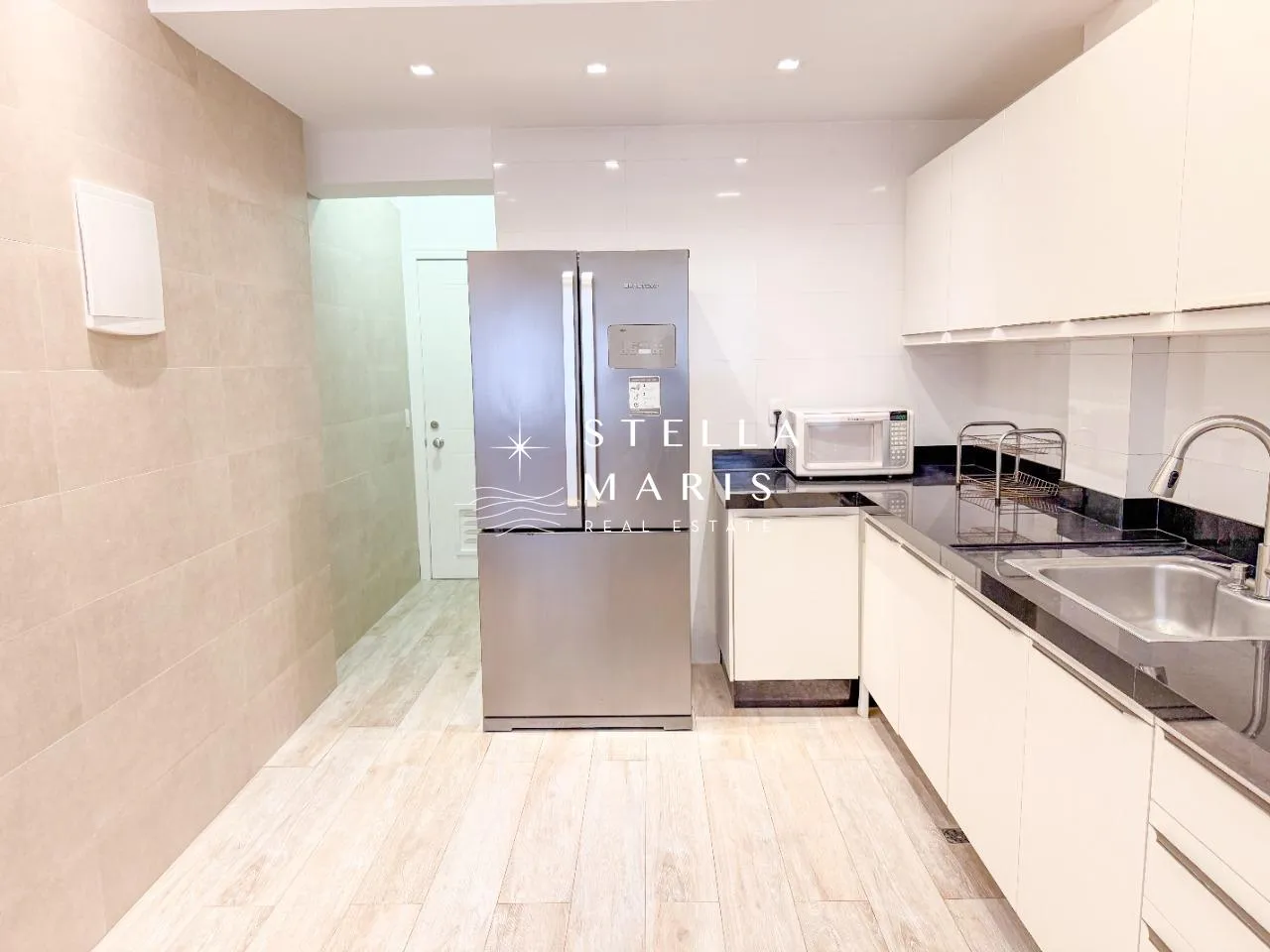 Furnished apartment with 3 bedrooms and 3 bathrooms — photo 10