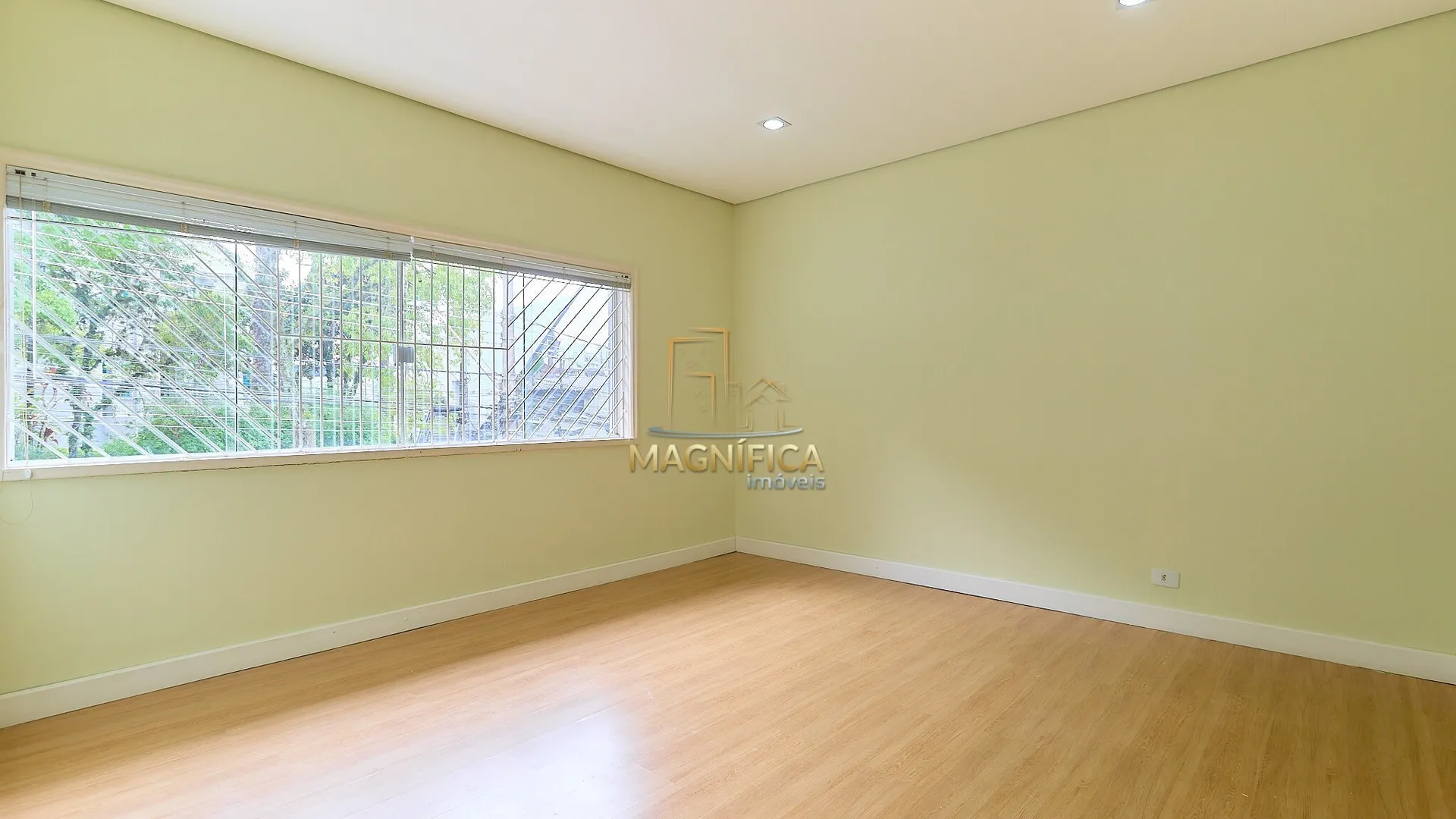 Casa com 6 quartos e 3 banheiros, 307 m² e 2 vagas — photo 24